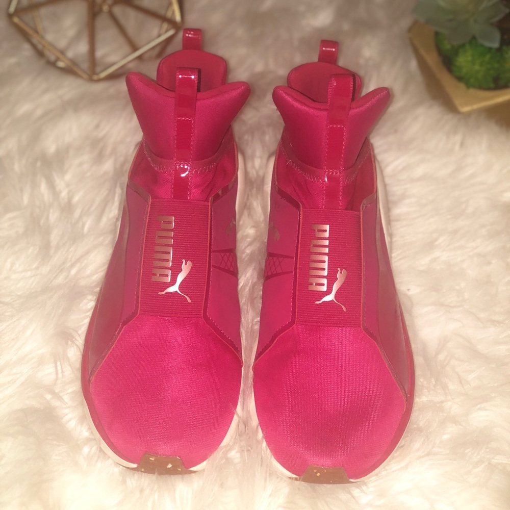 🚨BOGO🚨 Hot Pink Puma Sneakers